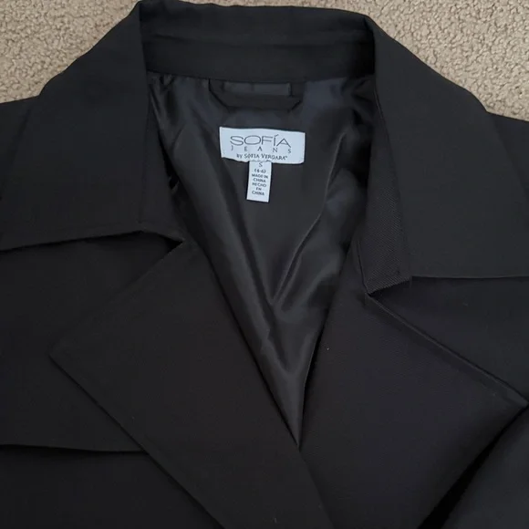 Sofia Vergara Classic Black Trench Coat - Picture 6 of 7